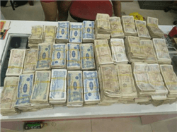 Đổi tiền lẻ trái phép bị phạt như thế nào? Đổi tiền lẻ trái phép bị phạt như thế nào?