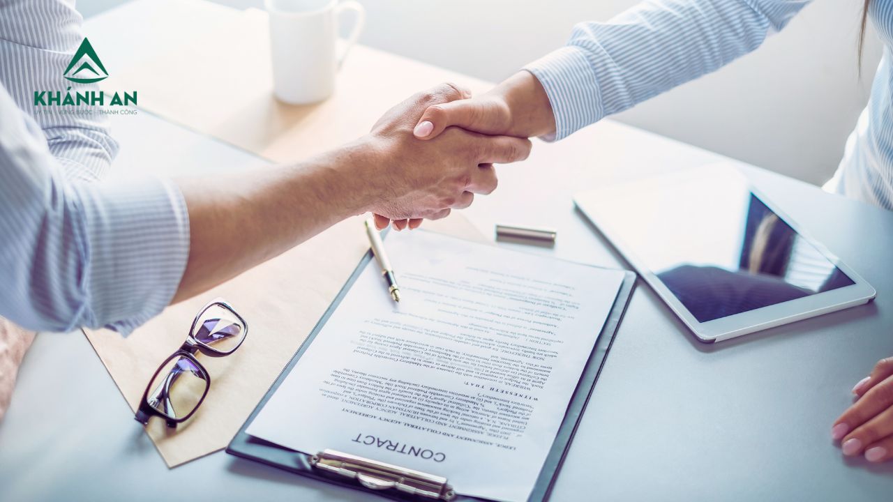 Mẫu hợp đồng lao động chuẩn nhất năm 2025: Hướng dẫn soạn thảo chi tiết