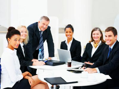 NÊN THÀNH LẬP CÔNG TY TNHH HAY CÔNG TY CỔ PHẦN? GÓC NHÌN PHÁP LÝ CHO NHÀ ĐẦU TƯ