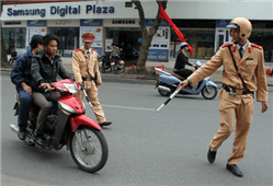 Phạt hành chính khi không đội mũ bảo hiểm