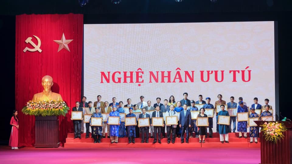 THỦ TỤC XÉT TẶNG DANH HIỆU “NGHỆ NHÂN ƯU TÚ” TRONG LĨNH VỰC NGHỀ THỦ CÔNG MỸ NGHỆ
