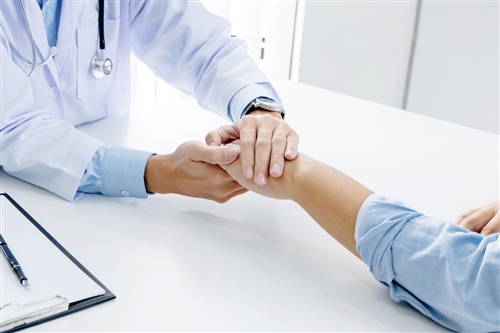Trình tự thủ tục và lưu ý khi thay đổi người chịu trách nhiệm chuyên môn kỹ thuật cơ sở khám chữa bệnh