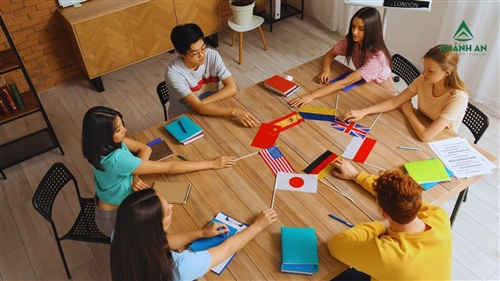 Trung tâm ngoại ngữ có bắt buộc phải sử dụng các chương trình do Bộ Giáo dục và Đào tạo ban hành không?